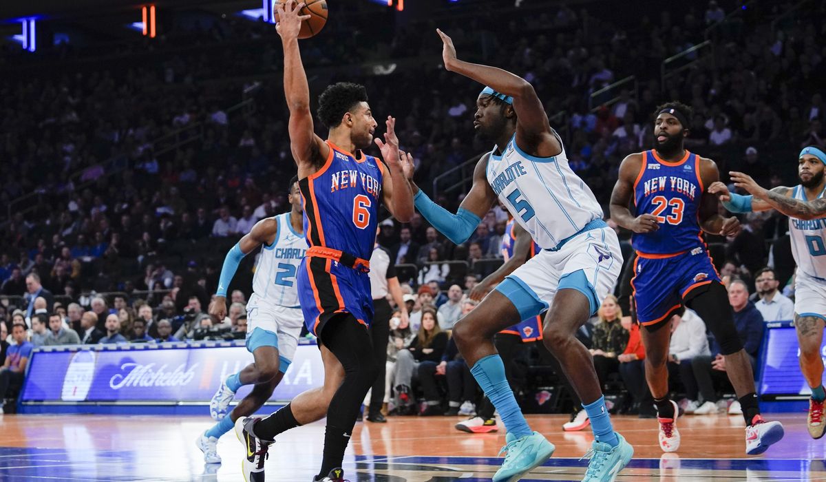 Knicks-Secure-Playoff-Berth-with-Win-Over-Hornets-in-East.jpg