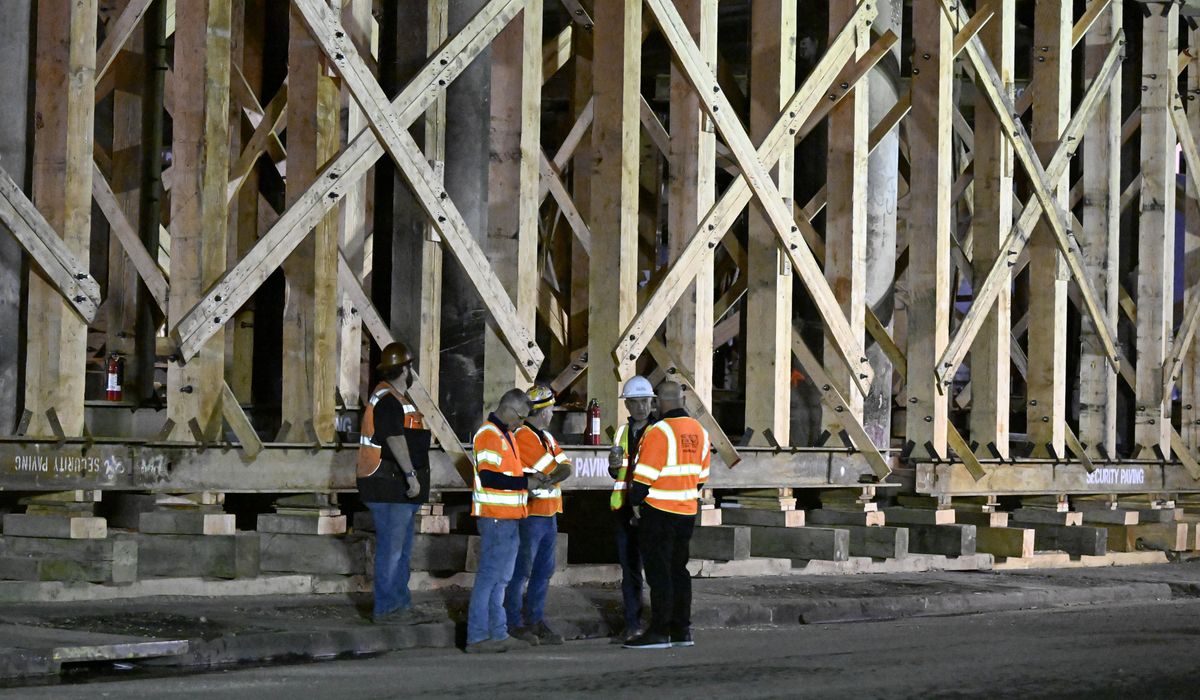 Rush-Hour-Traffic-Resumes-on-Los-Angeles-Freeway-After-Arson.jpg