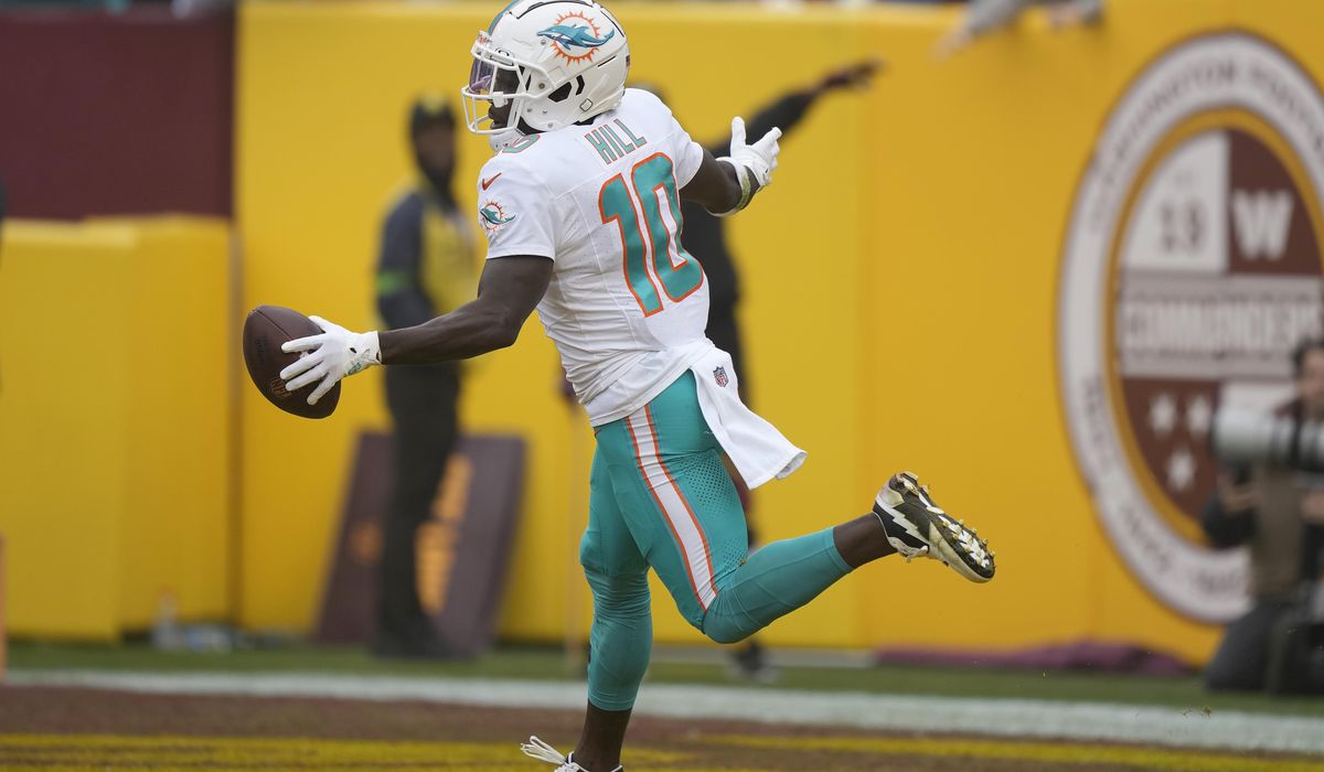 Dolphins-Reach-9-3-Record-for-First-Time-Since-2001-After.jpg